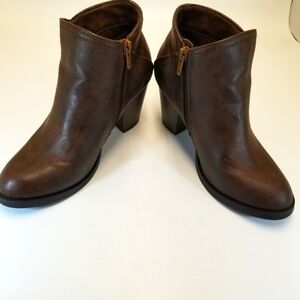 Rampage Womans Size 7 Brown Faux Leather Ankle Bootie Side Zip Block Heel